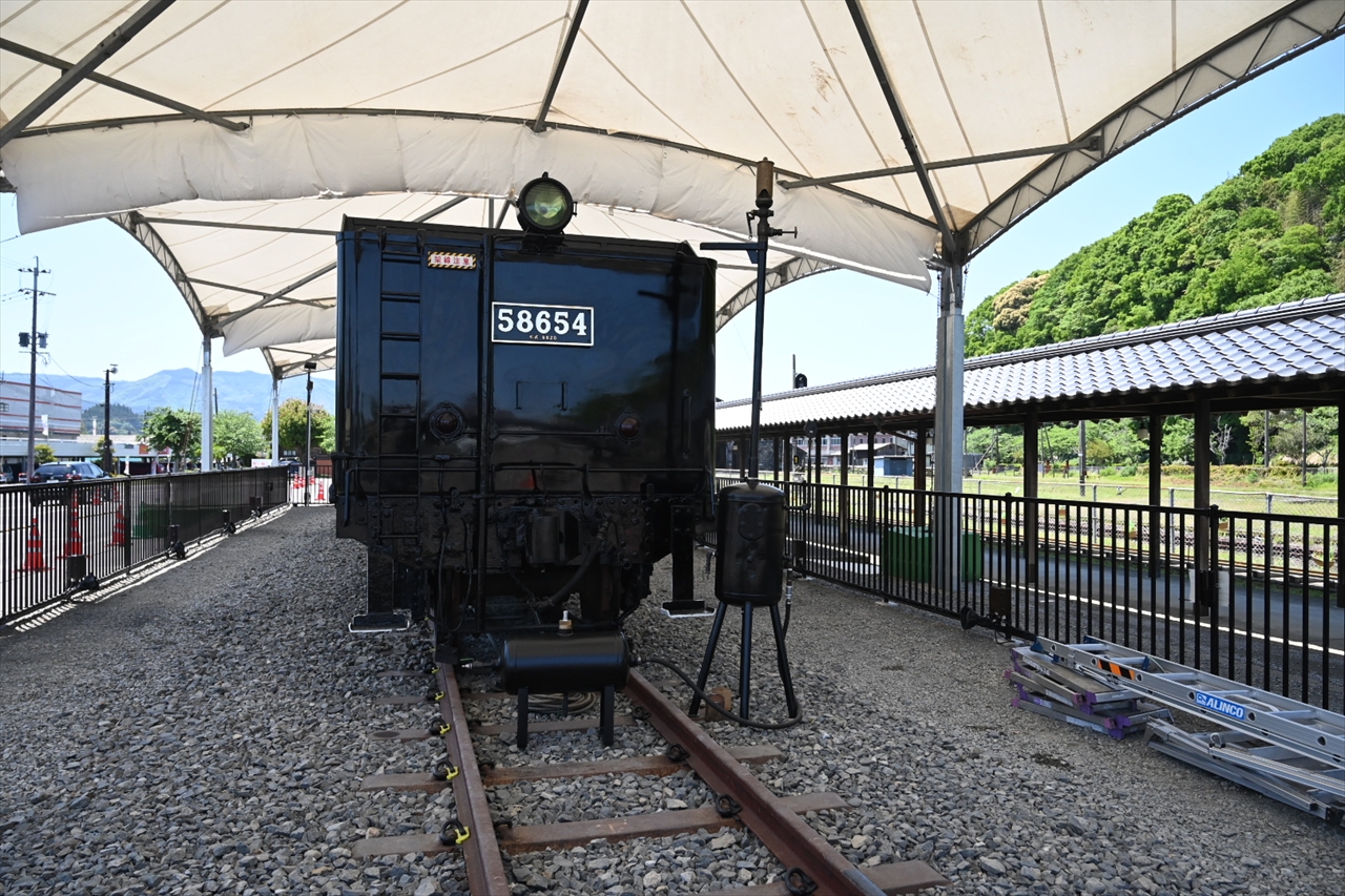 58654さん後方、なにか機器が設置されていました 58654さん後方、なにか機器が設置されていました