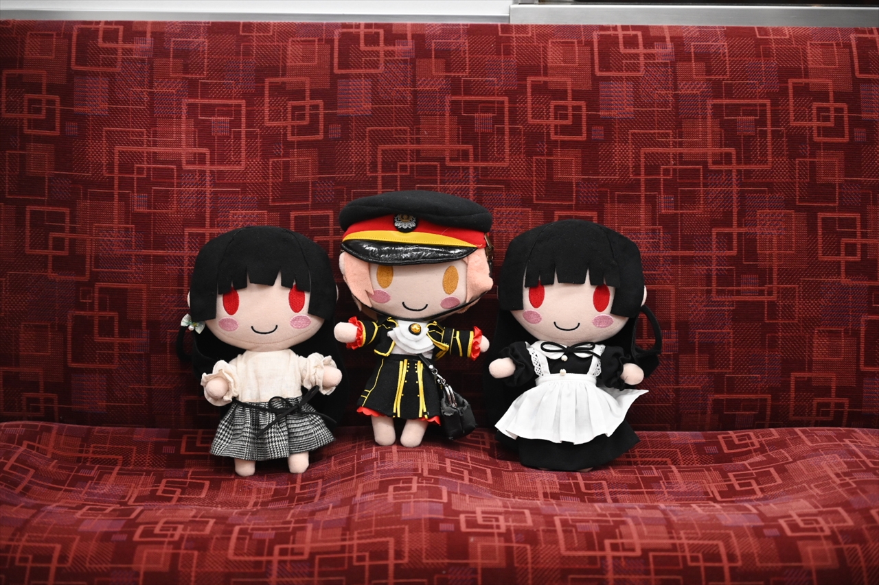 例によって座席を占拠するぬいさんたち(in 東武鉄道 東武日光線) 例によって座席を占拠するぬいさんたち(in 東武鉄道 東武日光線)