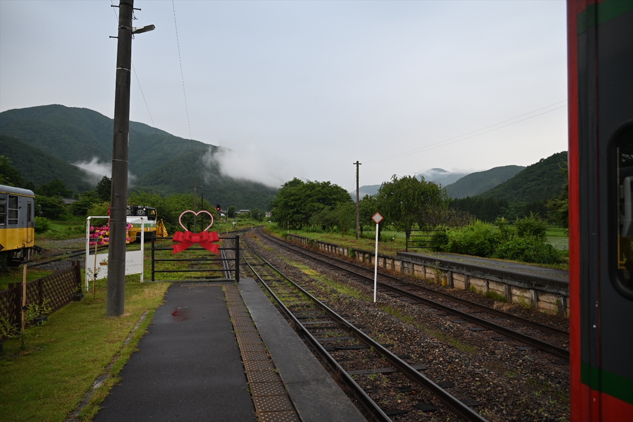 列車交換待ち 列車交換待ち